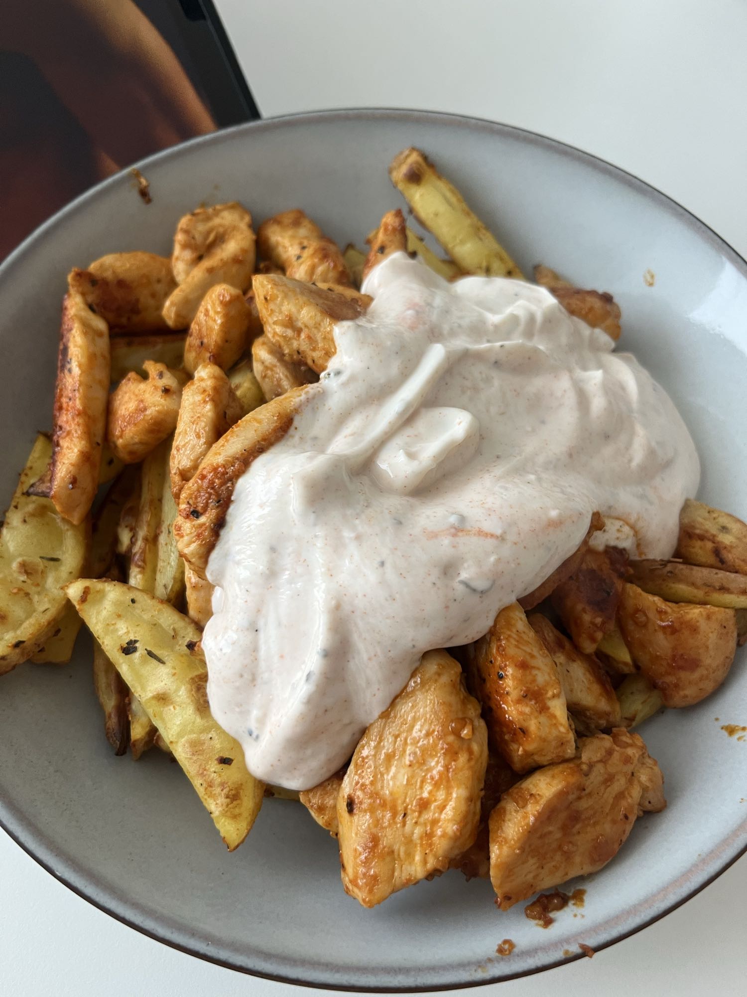 Kip met aardappel en saus