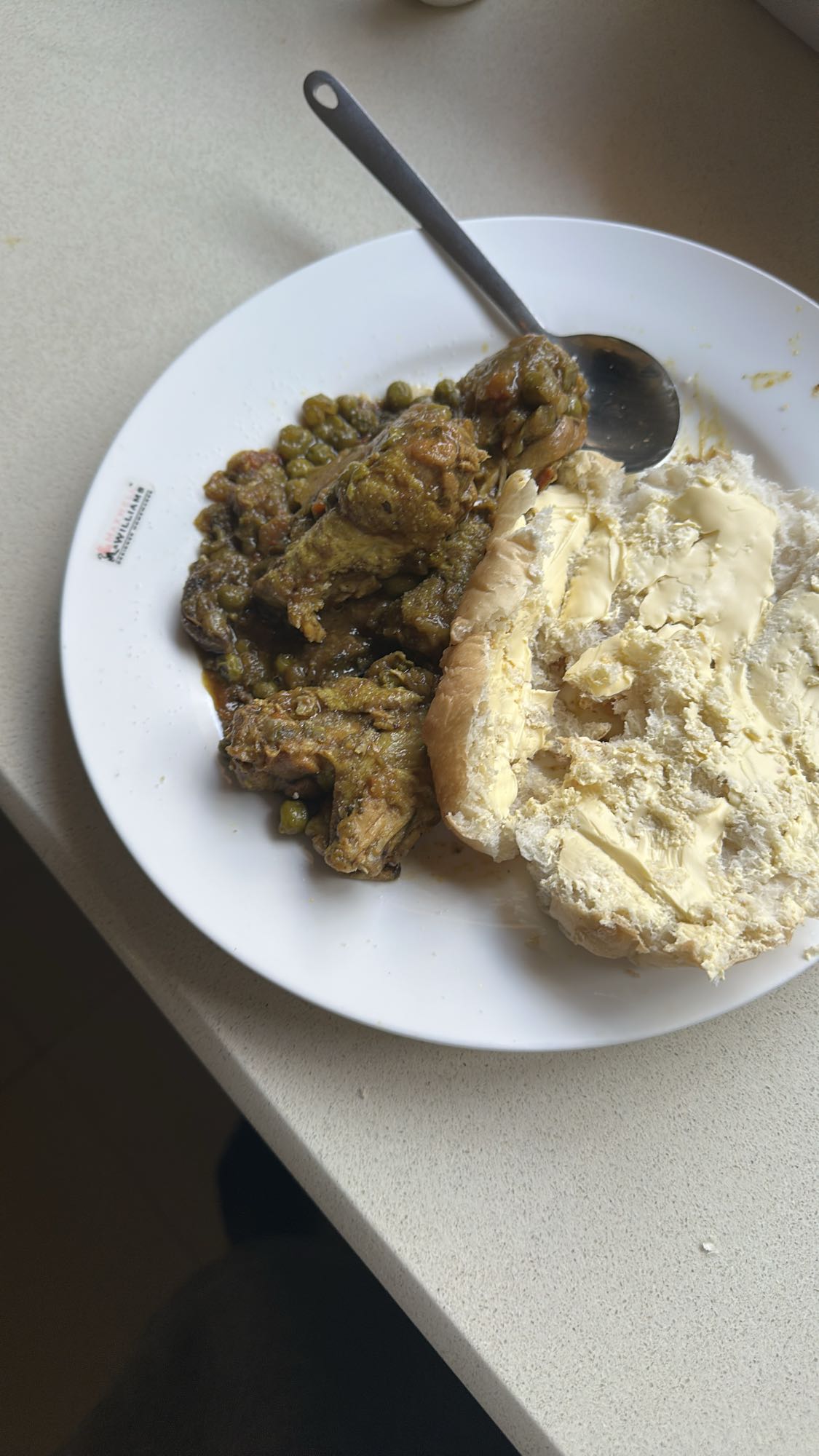 Chicken stew with bread