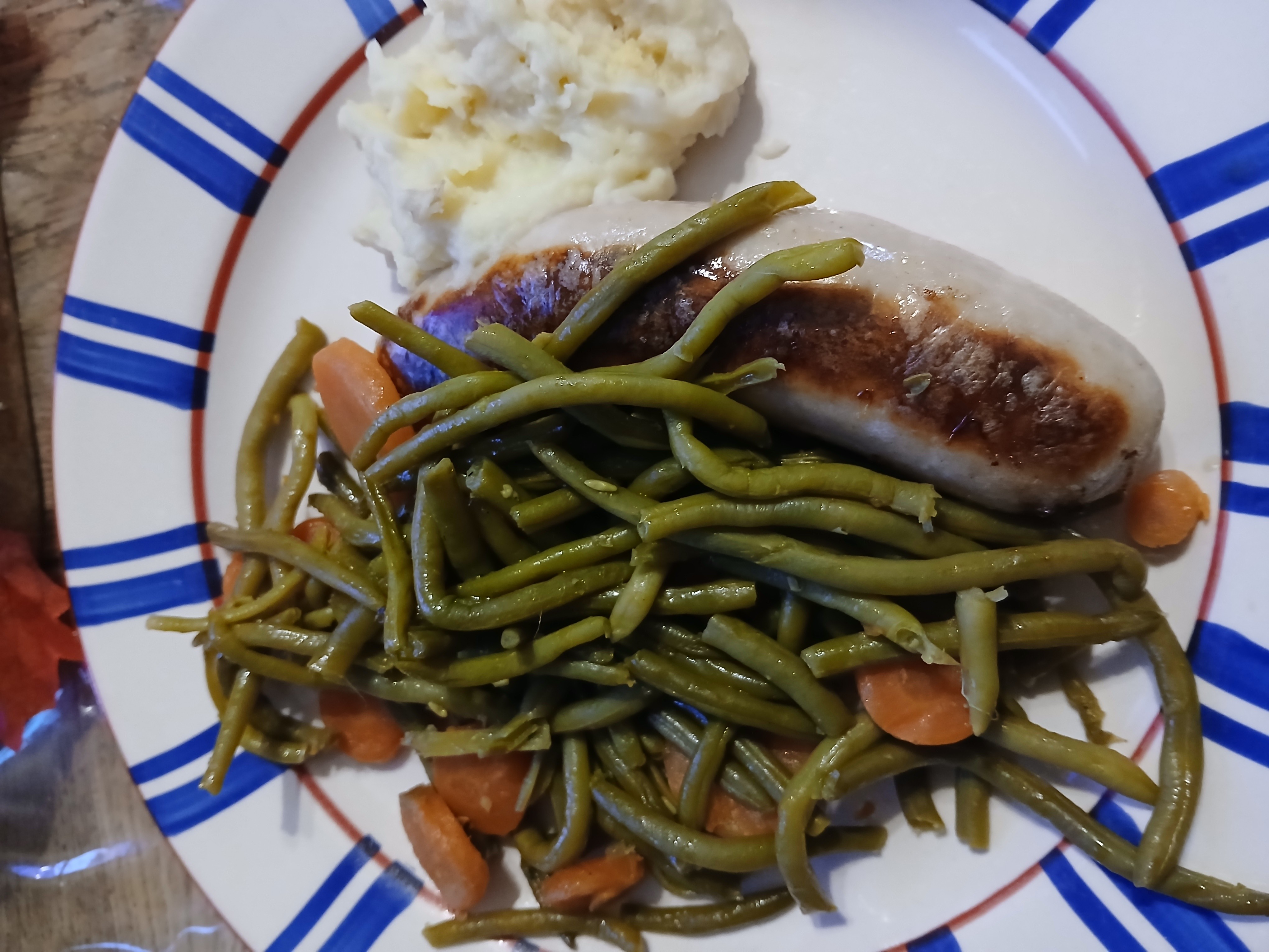 Saucisse, haricots verts, purée