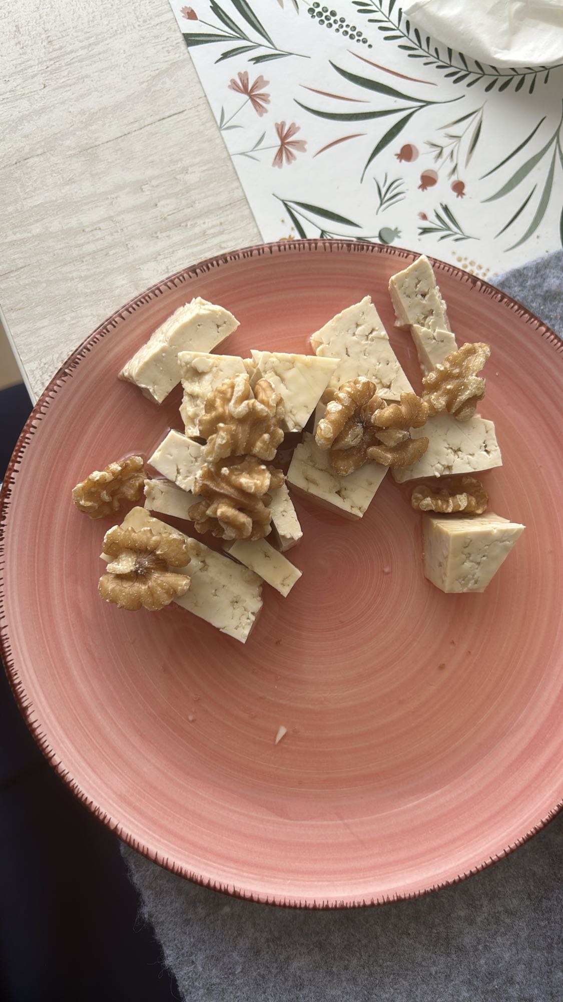 queso con nueces