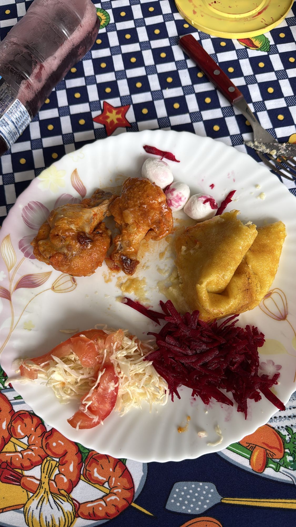 Frango com salada e pamonha