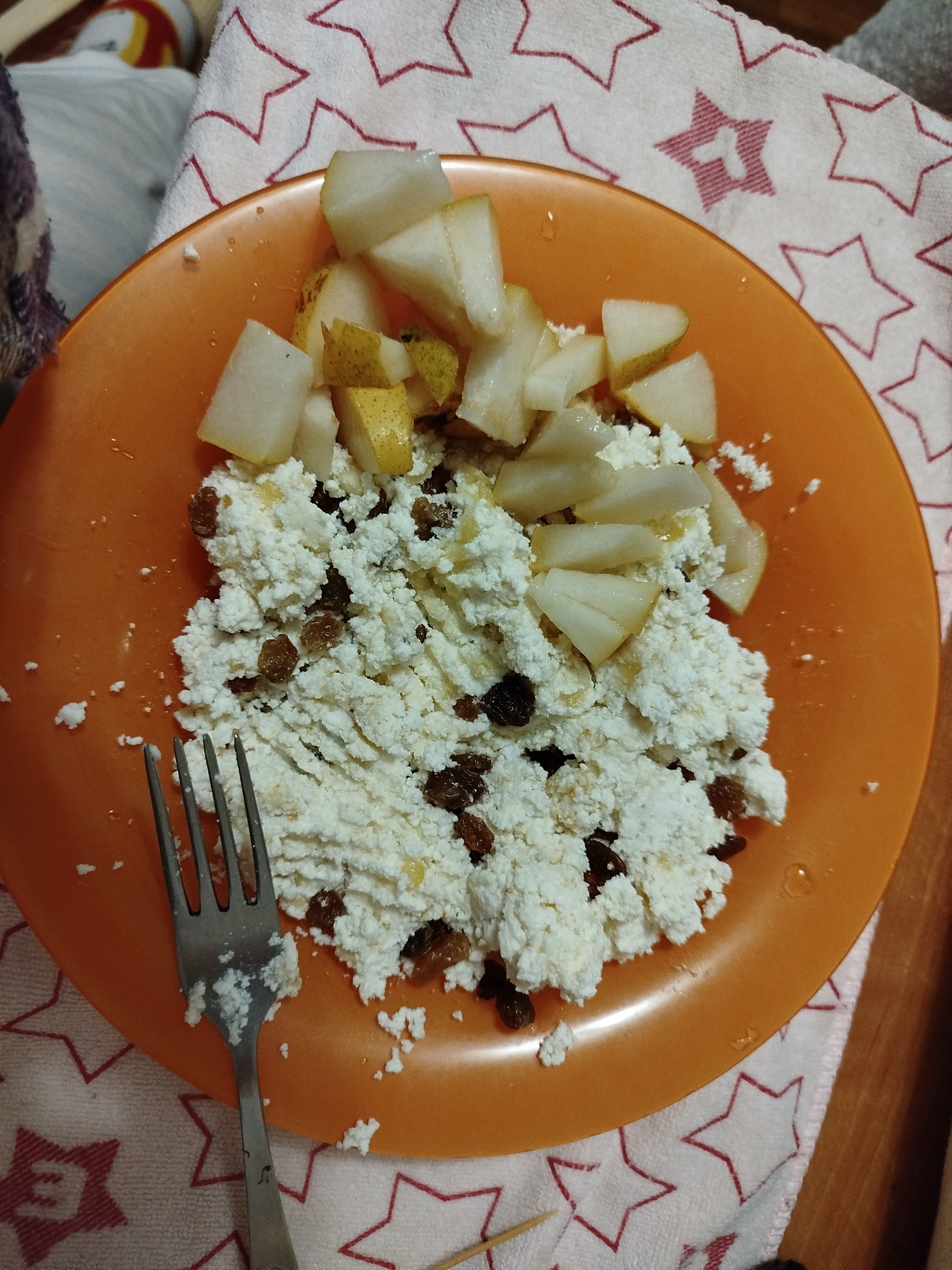 Cottage cheese with pear