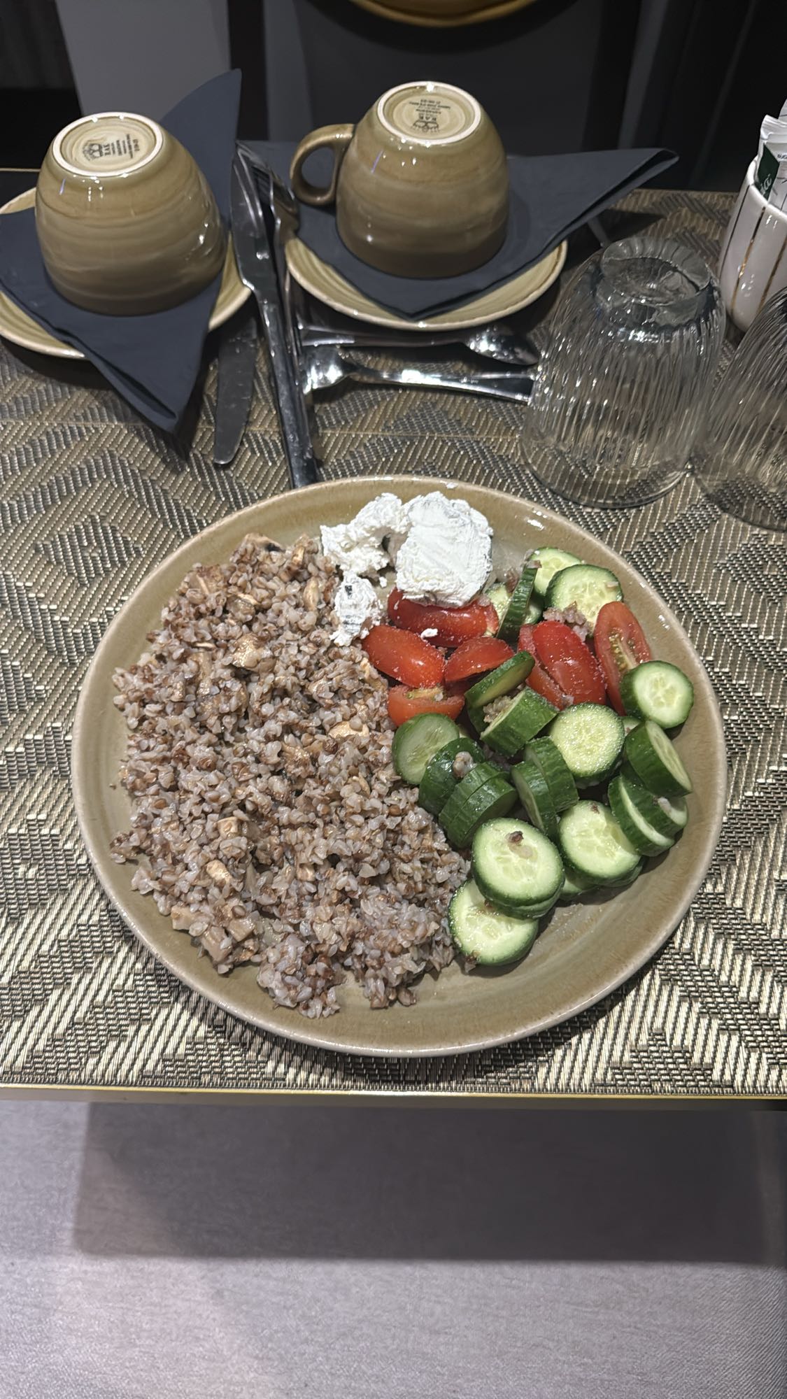 Sarrasin, légumes, fromage frais