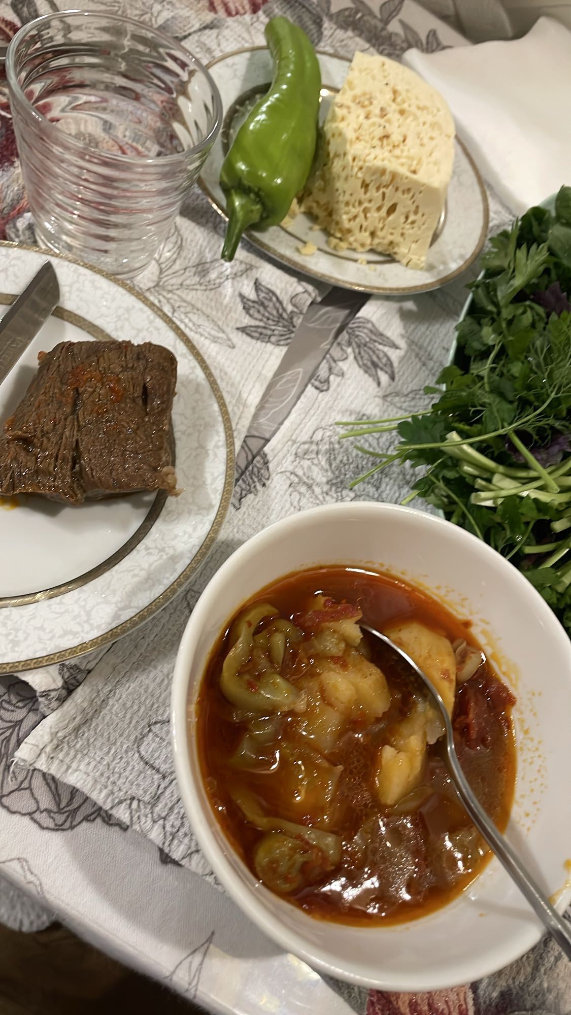 Тушёная говядина с овощами и сыром