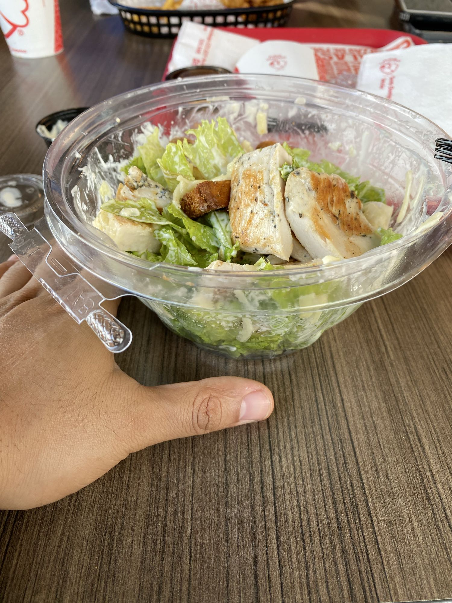 Ensalada César con pollo