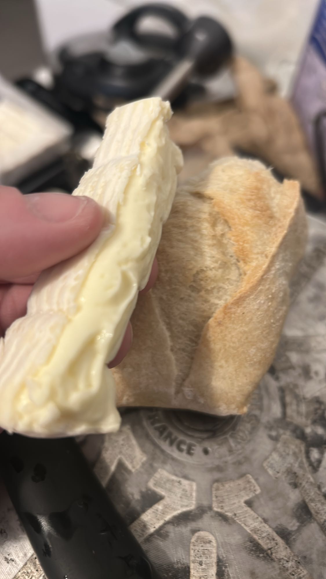 Pain et fromage crémeux