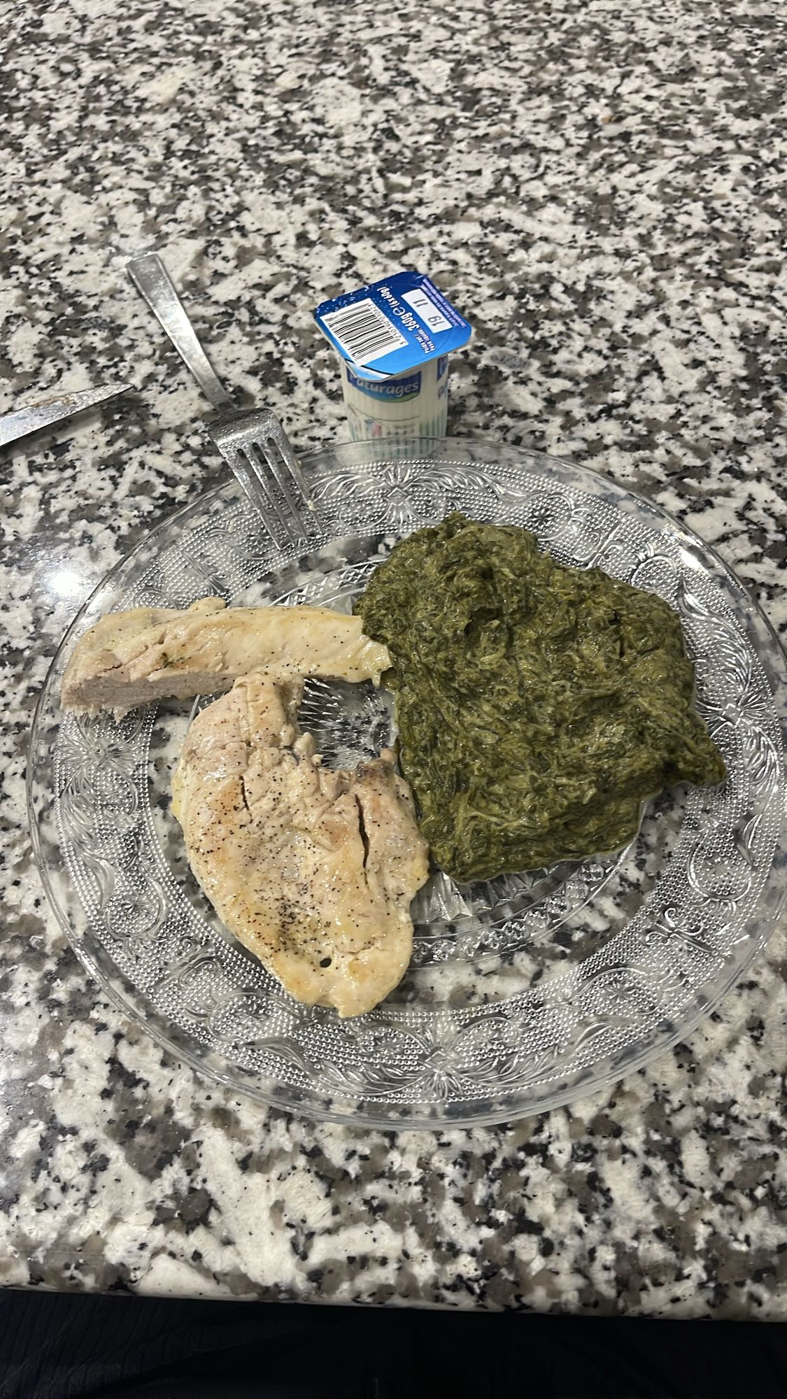 Poulet, épinards, yaourt
