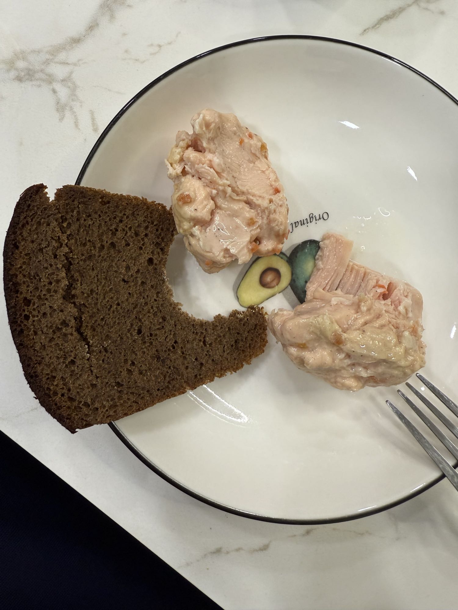 Ржаной хлеб с лососем