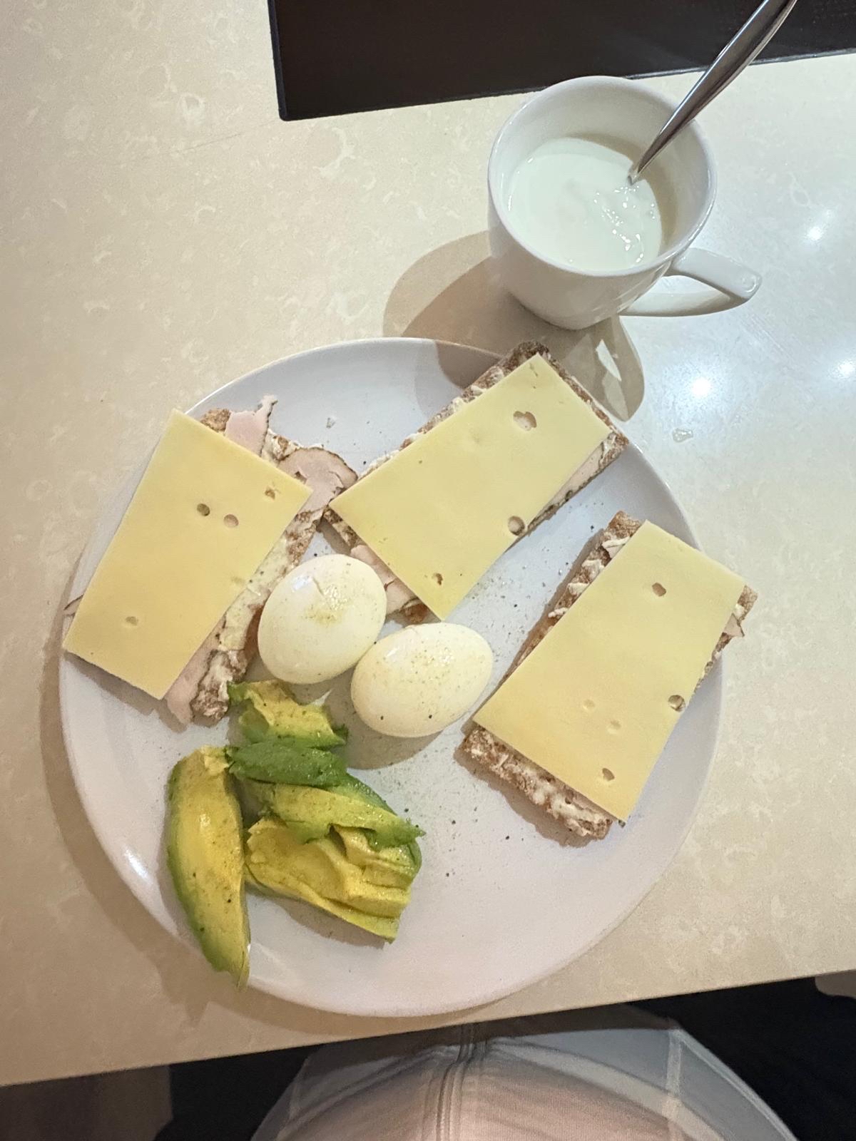 Knäckebröd med ost & ägg