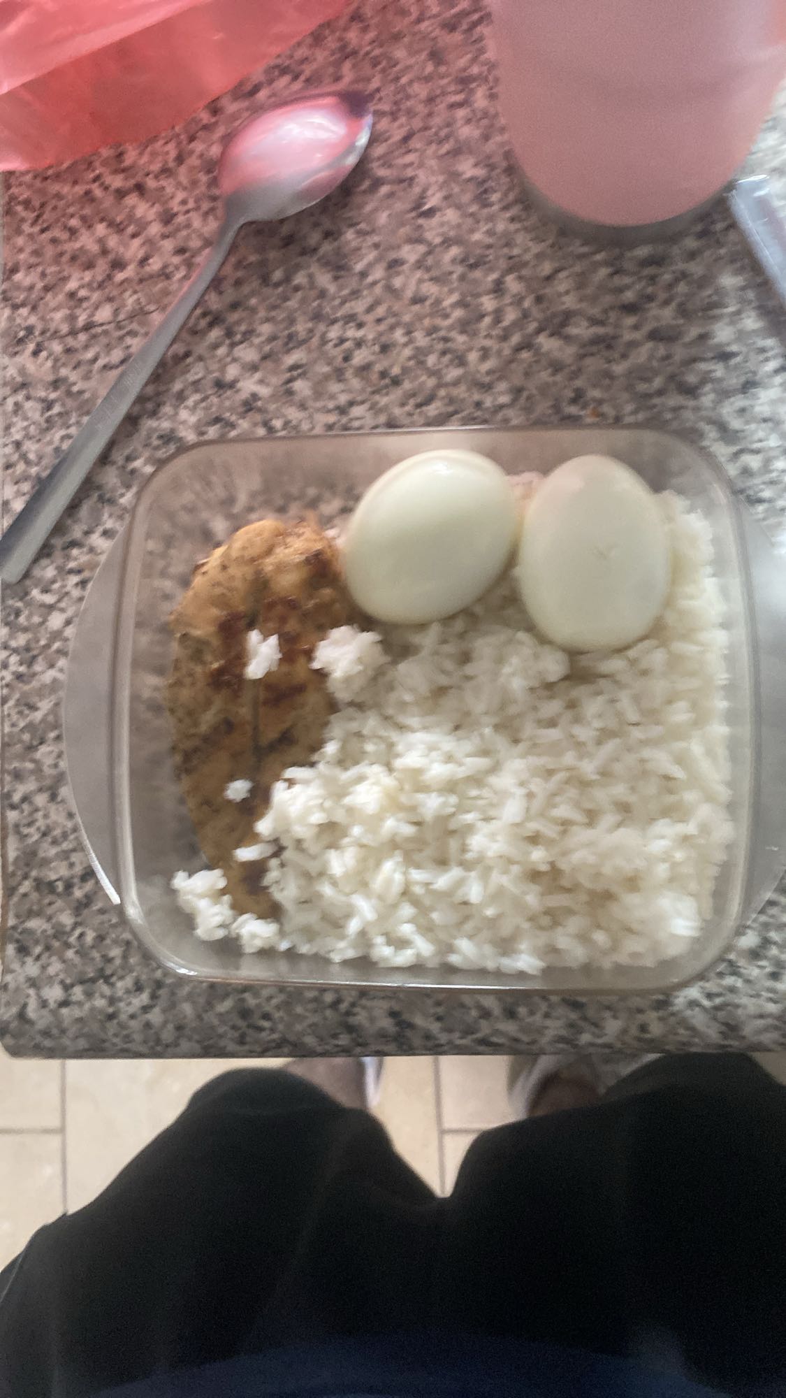 Pollo, arroz y huevos