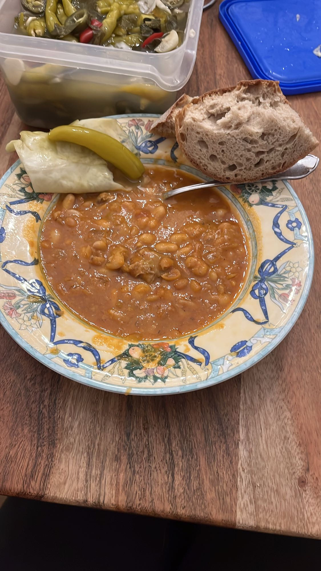 Kuru fasulye ve ekmek