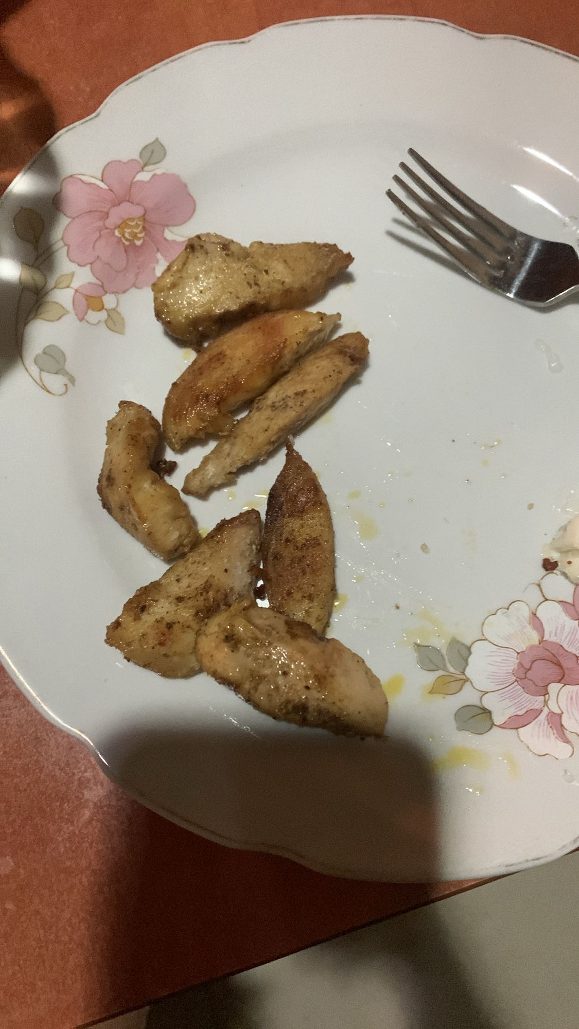 Grilled chicken pieces