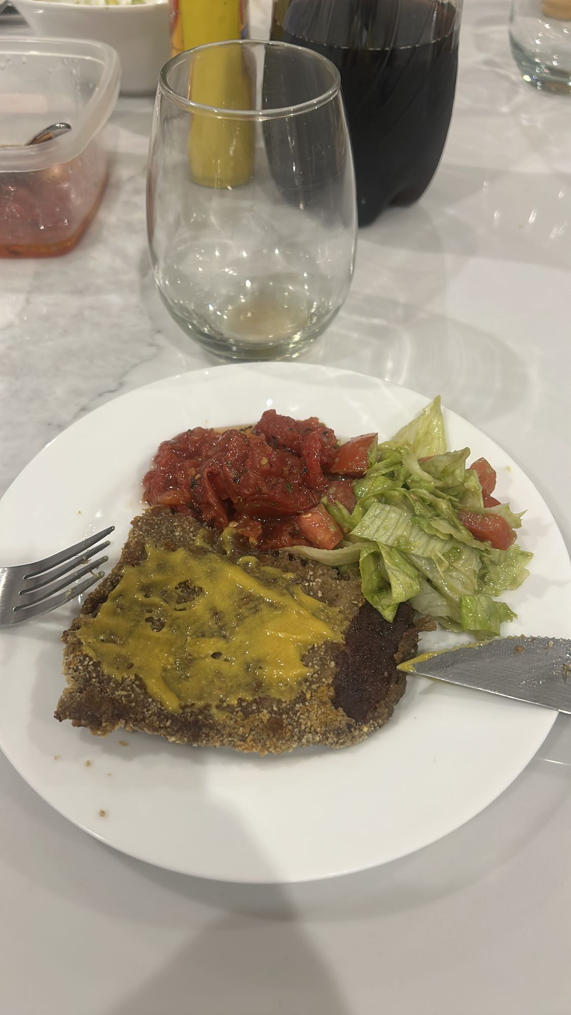 Milanesa con ensalada