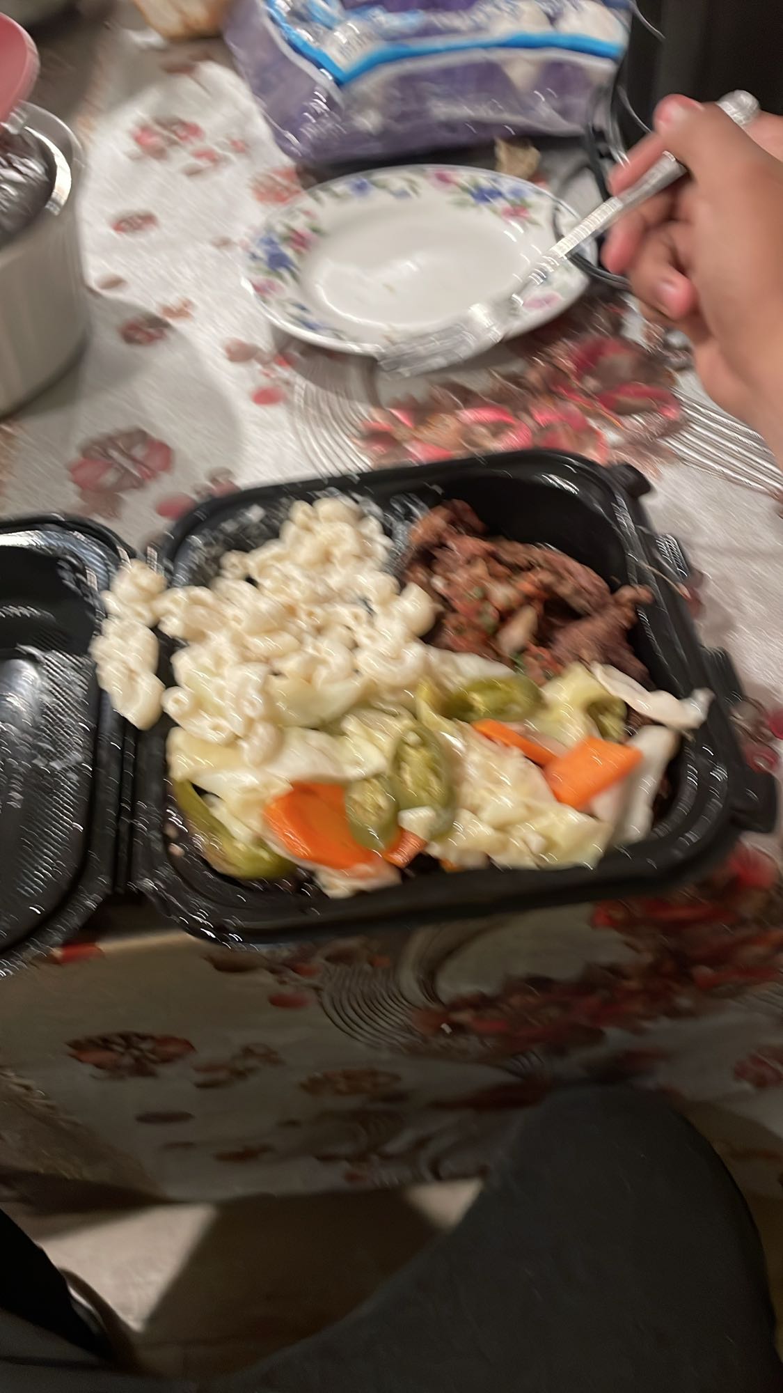 carne con pasta y verduras