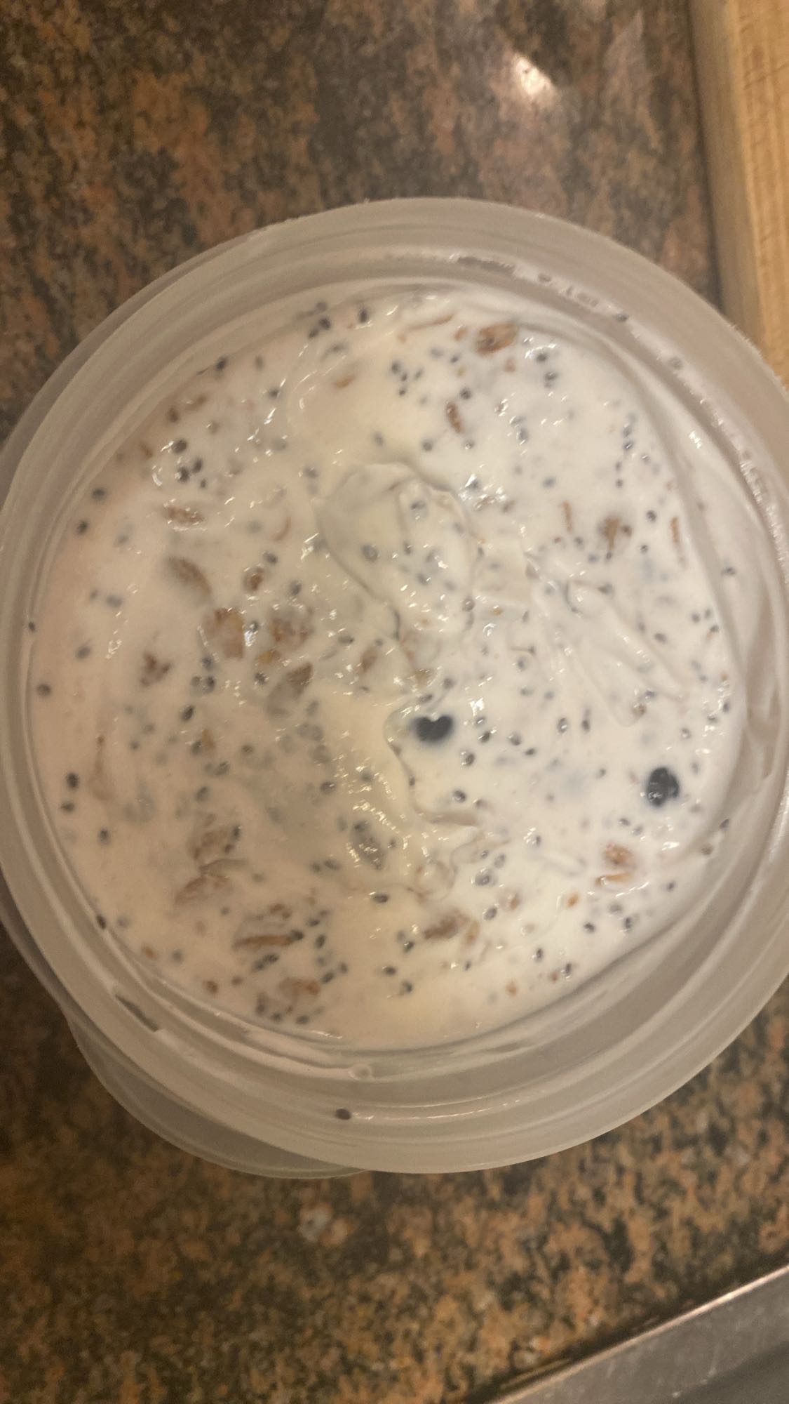 Yogur con semillas y frutas