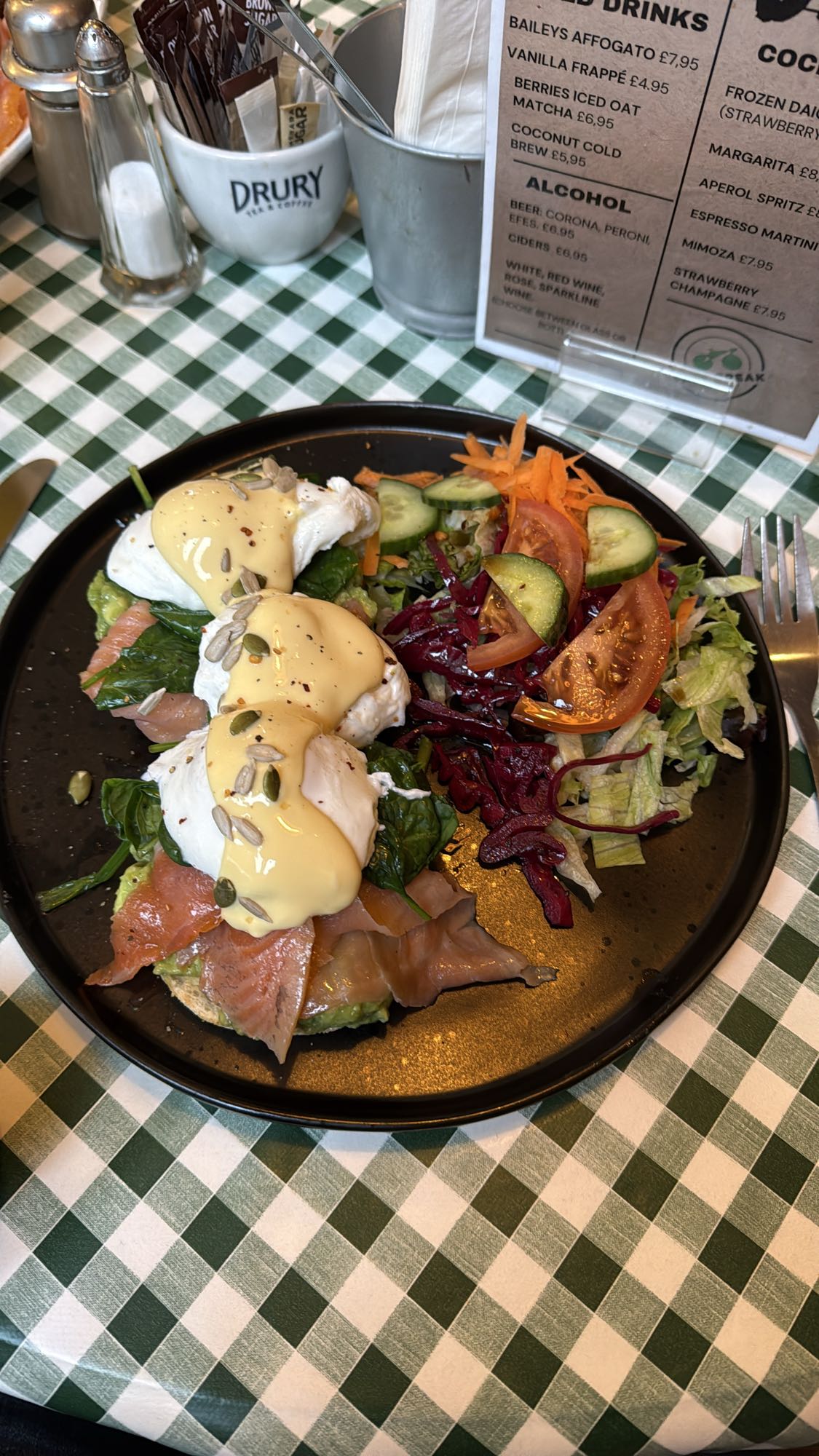 Smoked Salmon Eggs Benedict