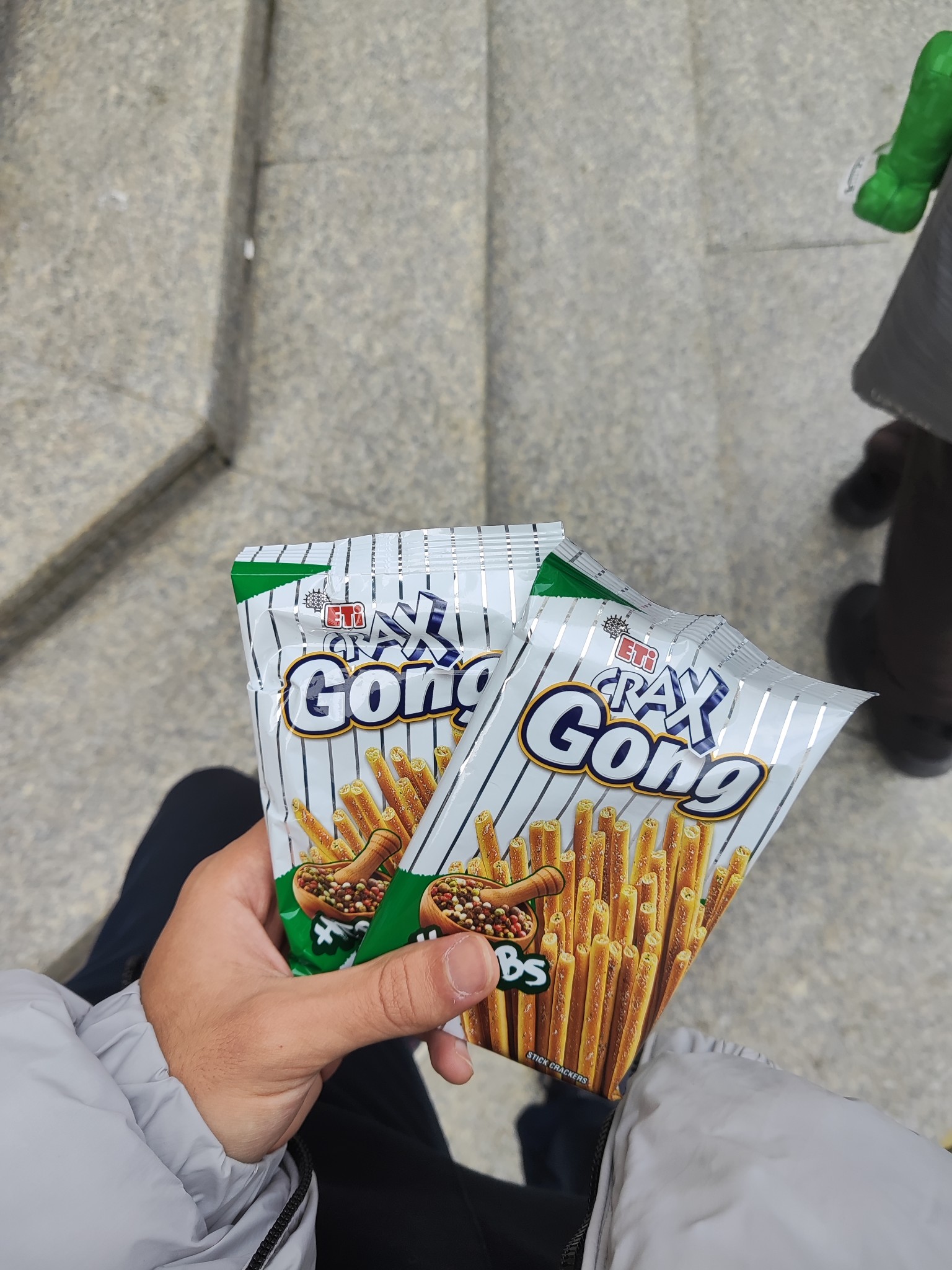 Crax Gong Stick Crackers