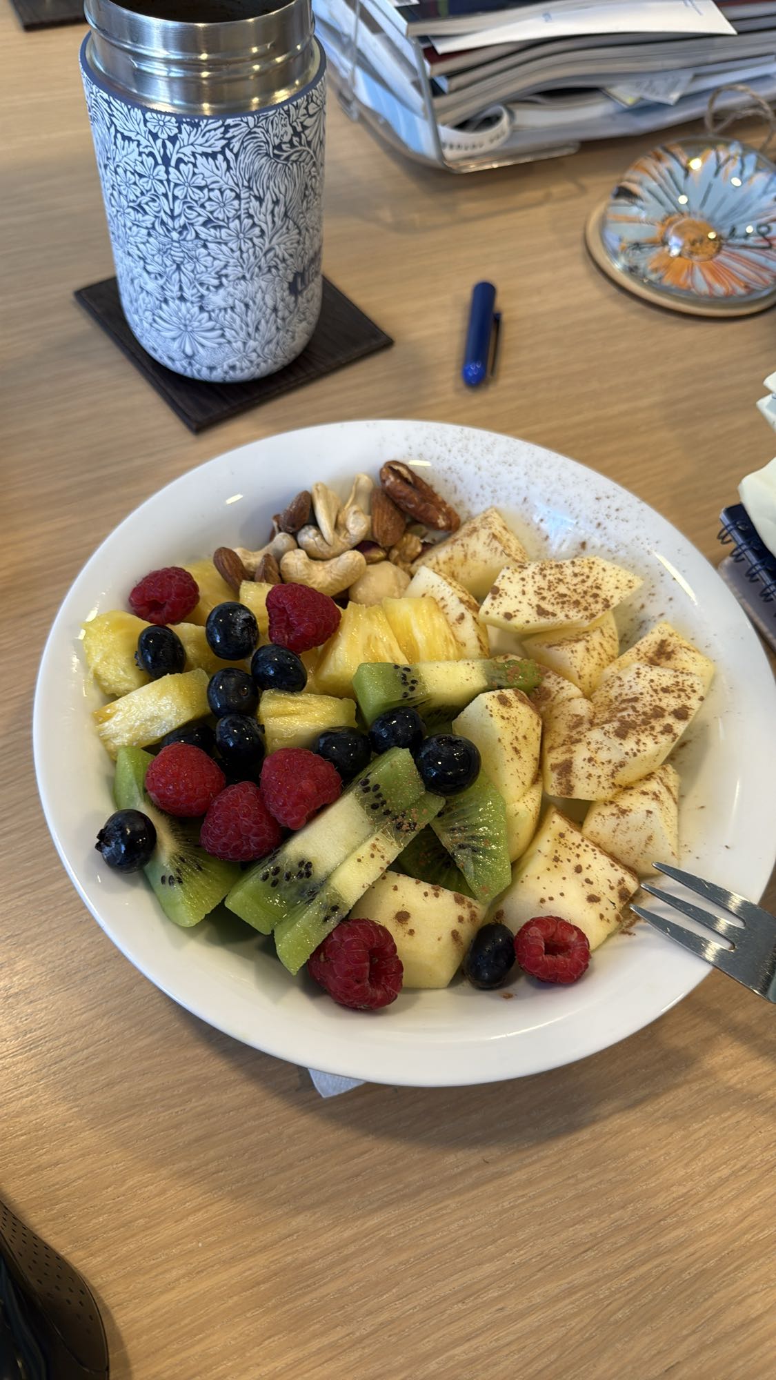 Φρουτοσαλάτα με ξηρούς καρπούς