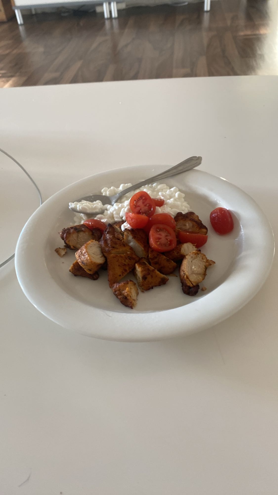 Kyckling med keso och tomat