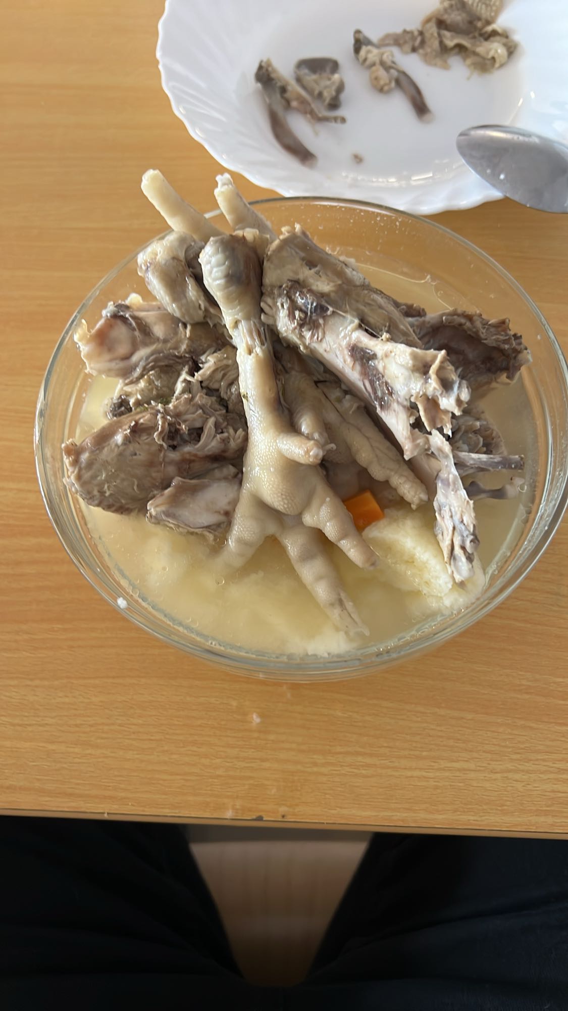 Ciorbă de pui cu gheare