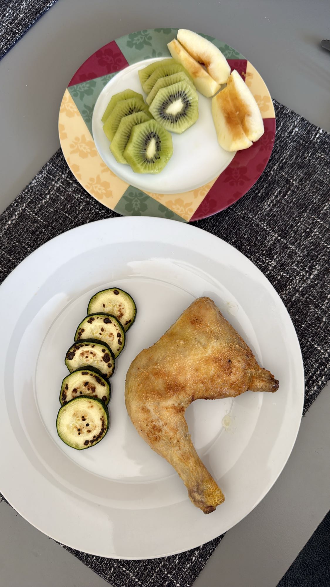 Pui cu dovlecel, kiwi și măr