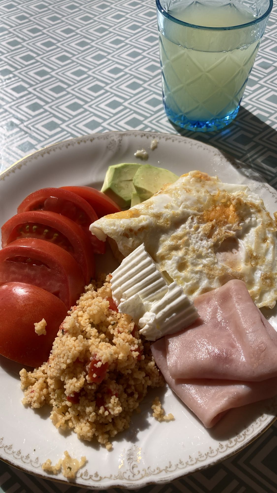 Frukosttallrik med ägg