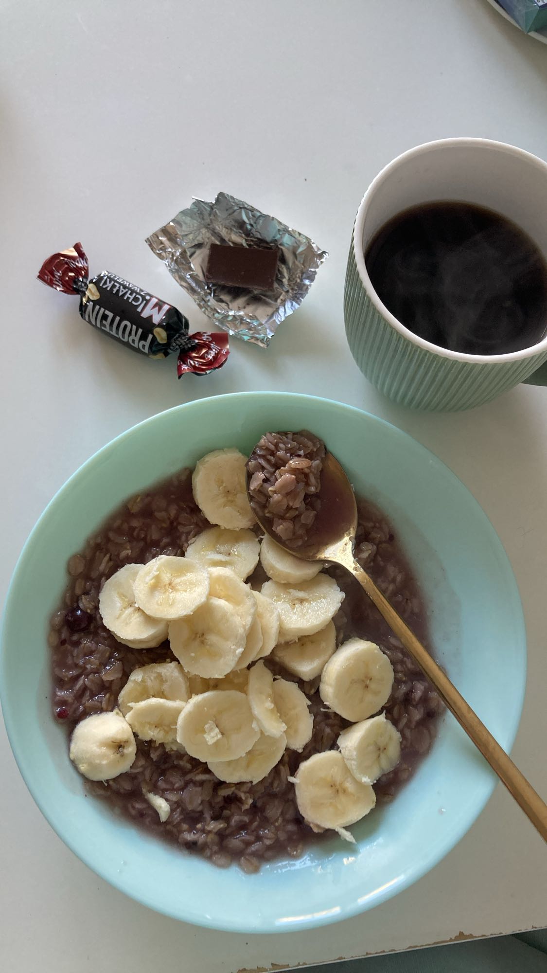 Owsianka z bananem i czekoladą