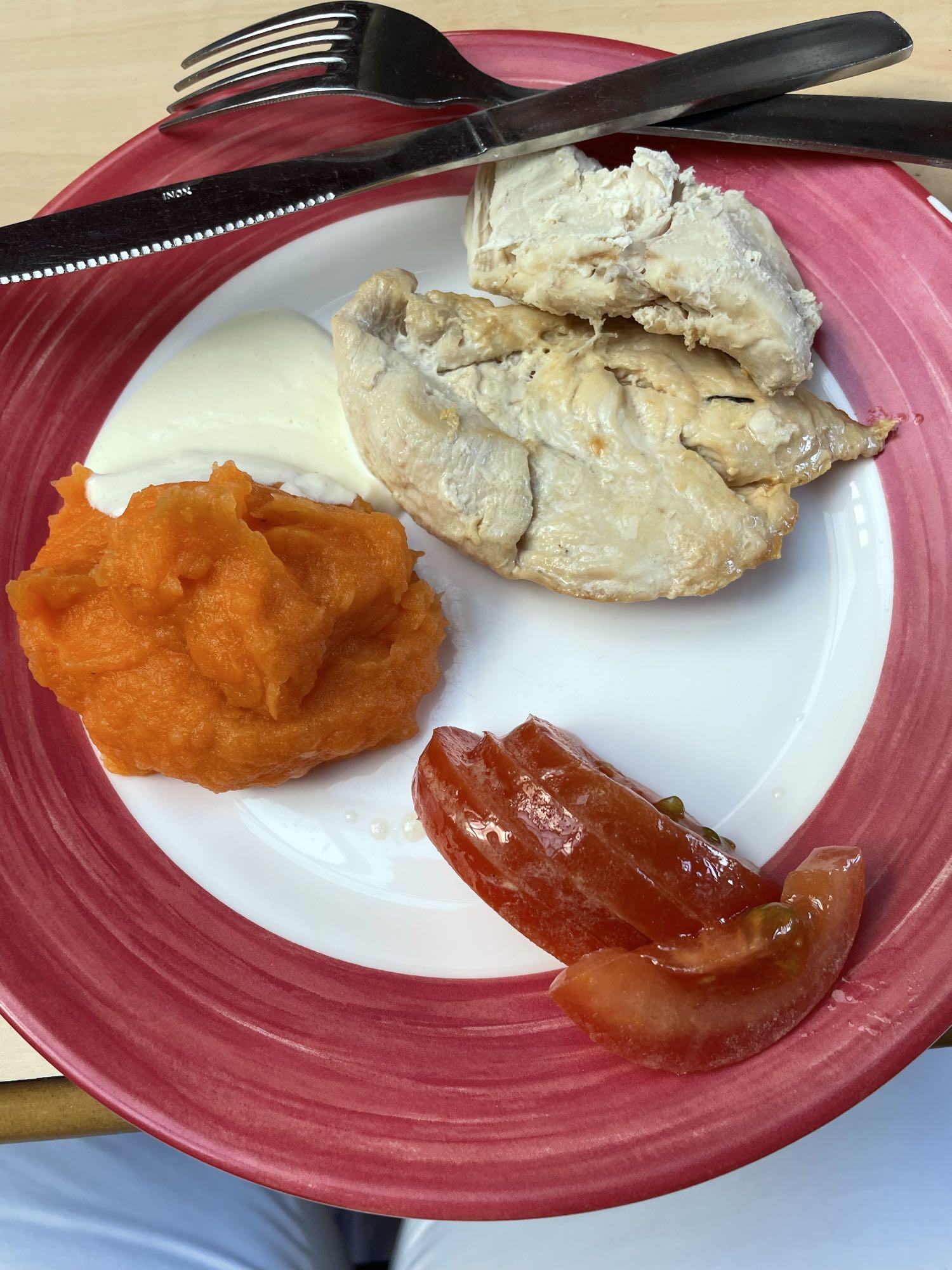 Poulet, purée, tomate