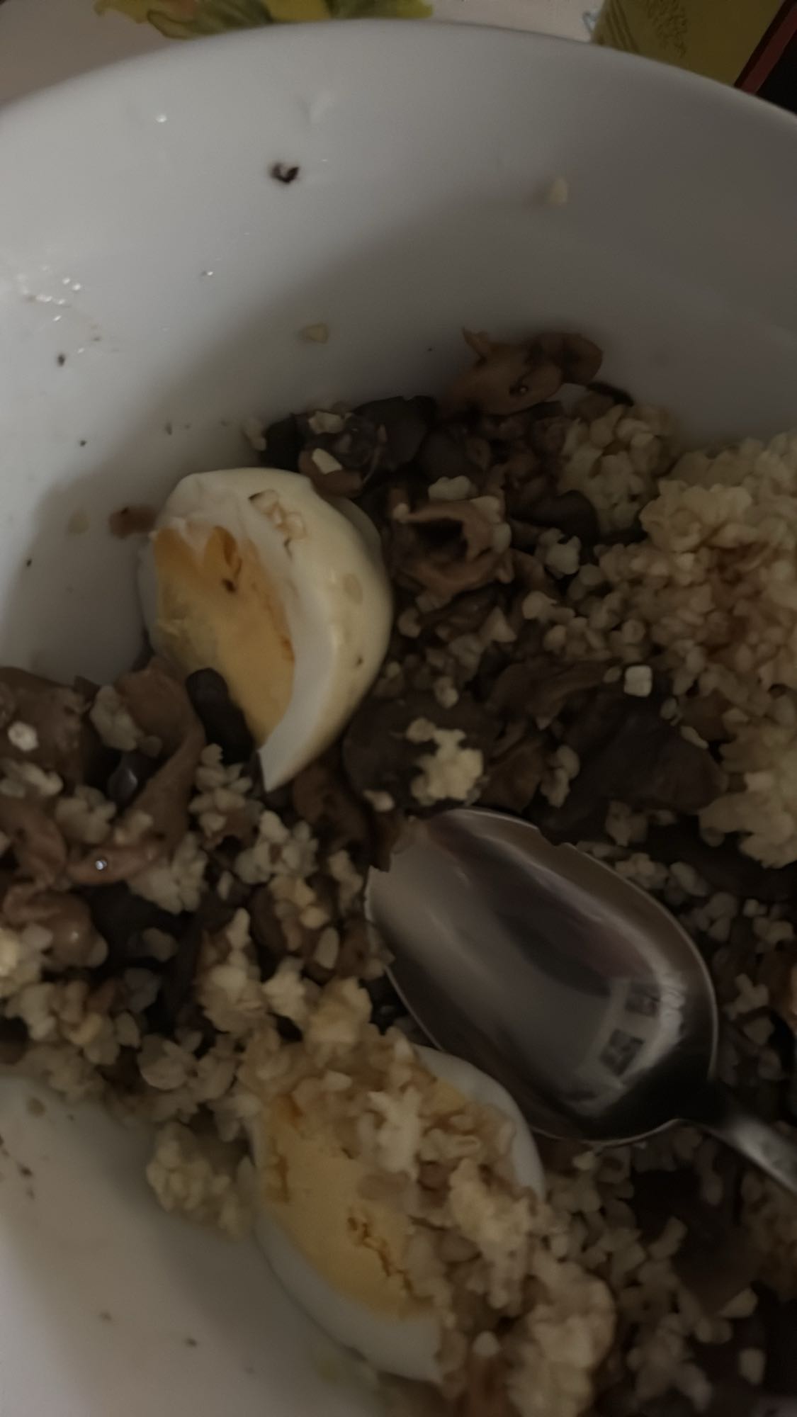 Ägg med bulgur och svamp