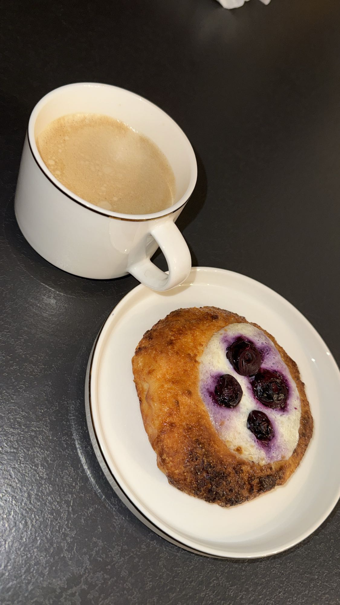 Café et viennoiserie