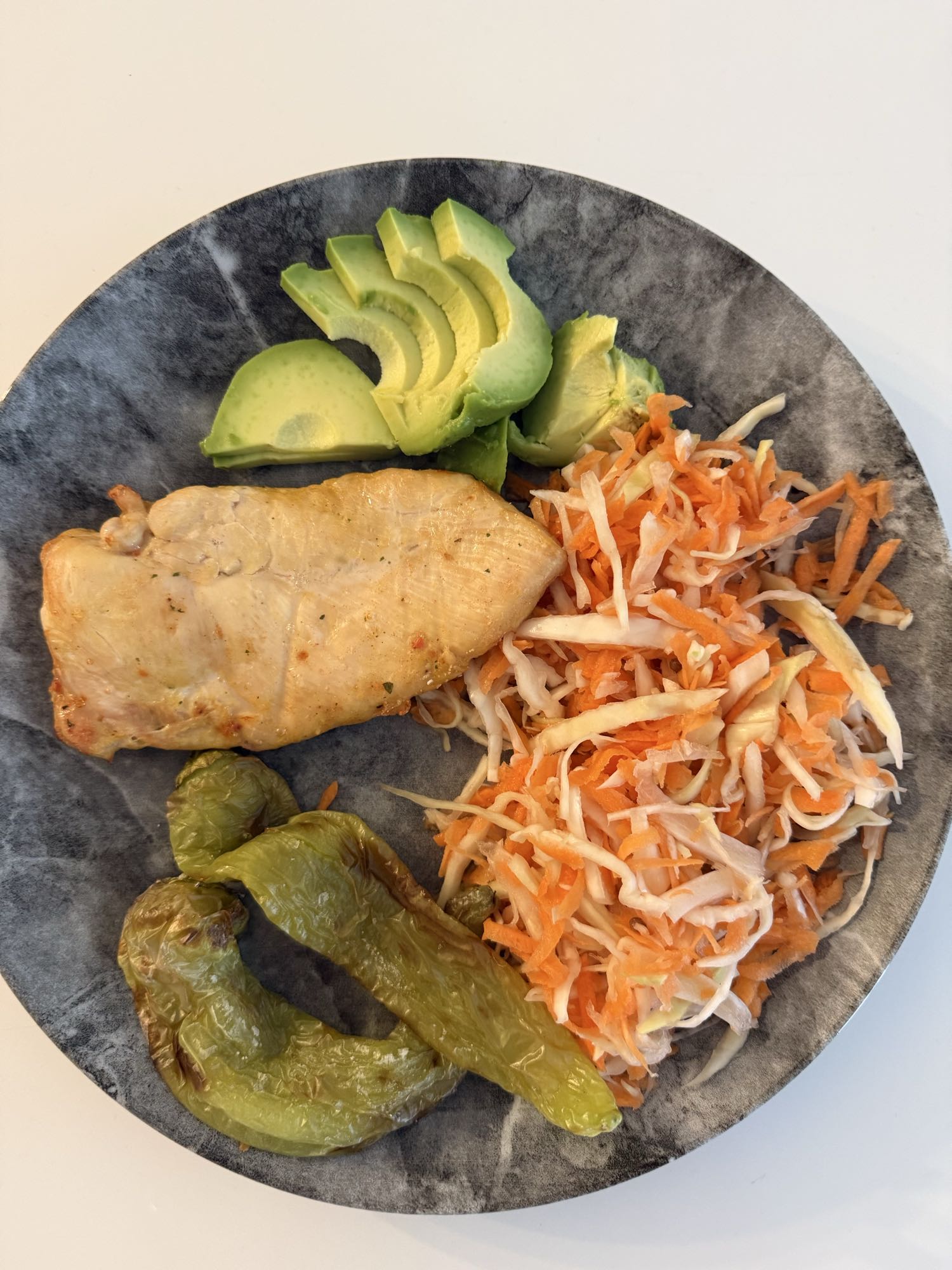 Poulet et légumes frais