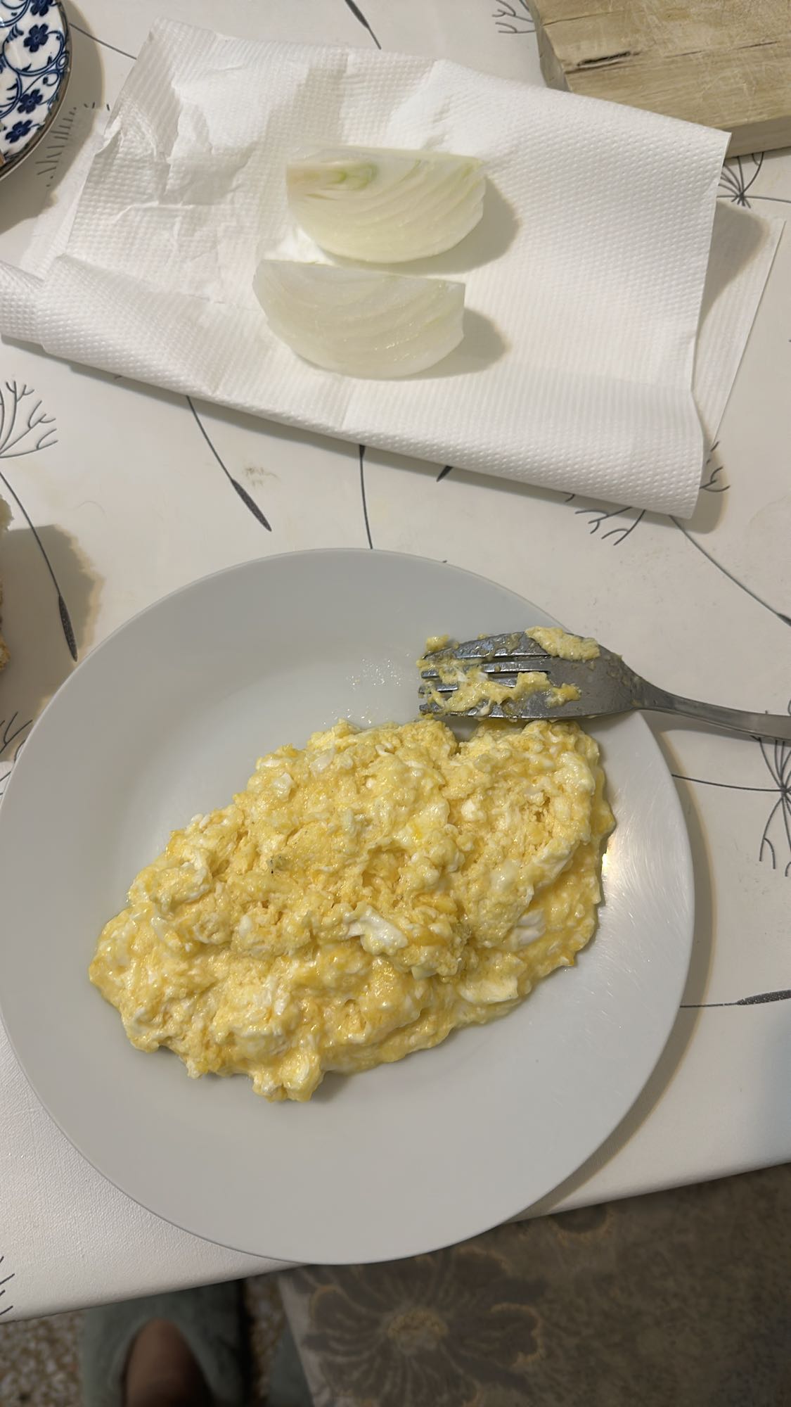 Scrambled Eggs & Onion