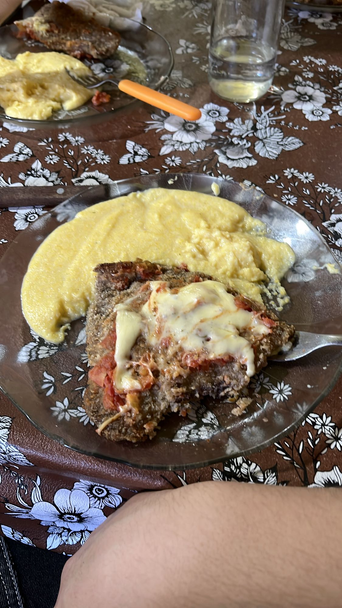 Milanesa con polenta