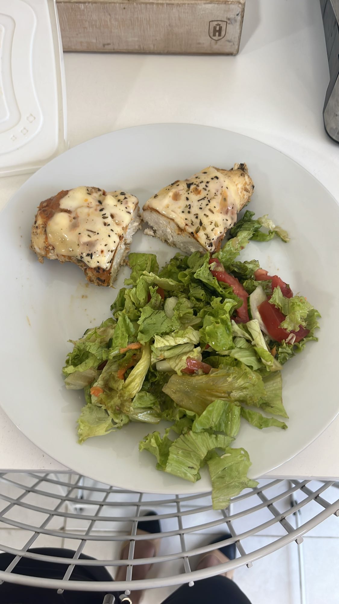 Pollo con ensalada