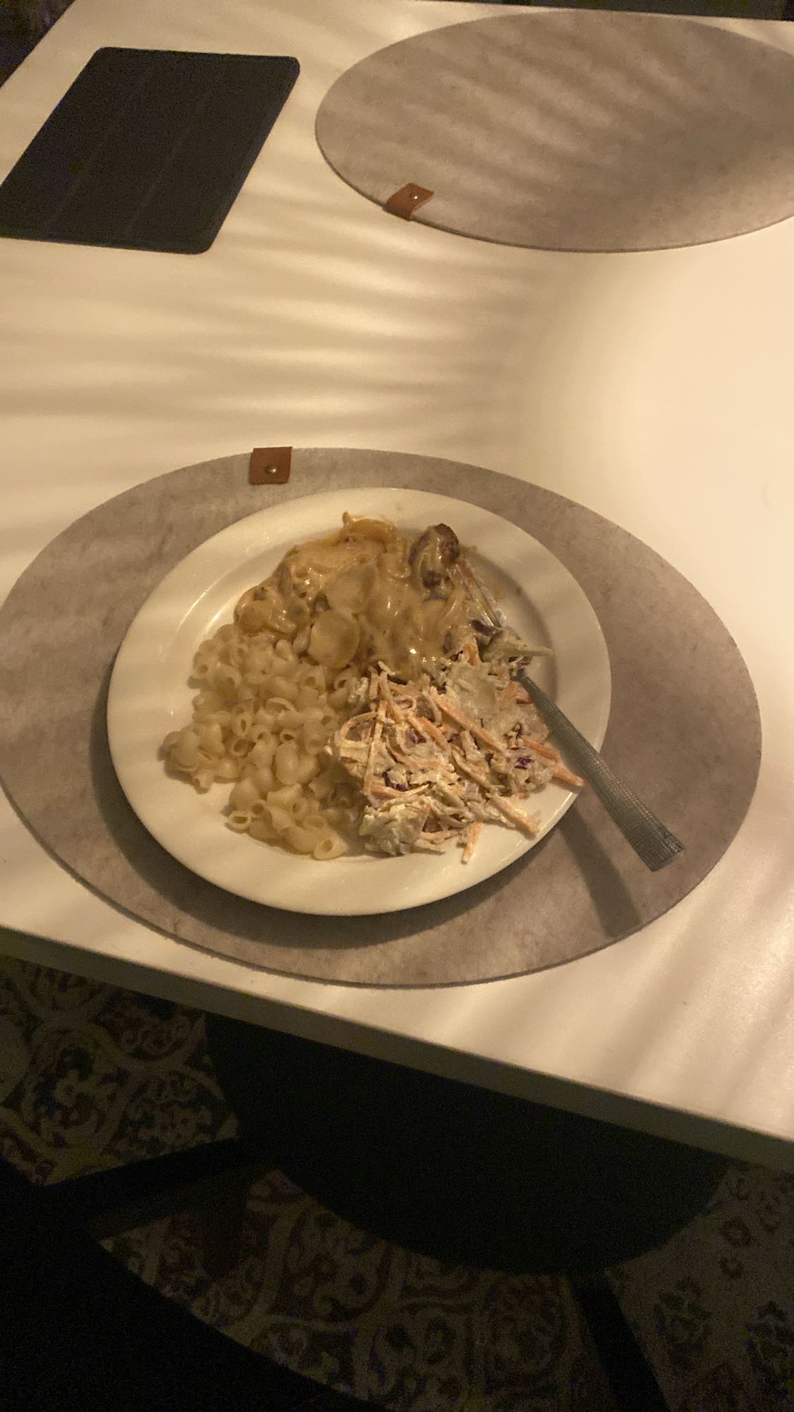 Makaroner, sidfläsk & löksås