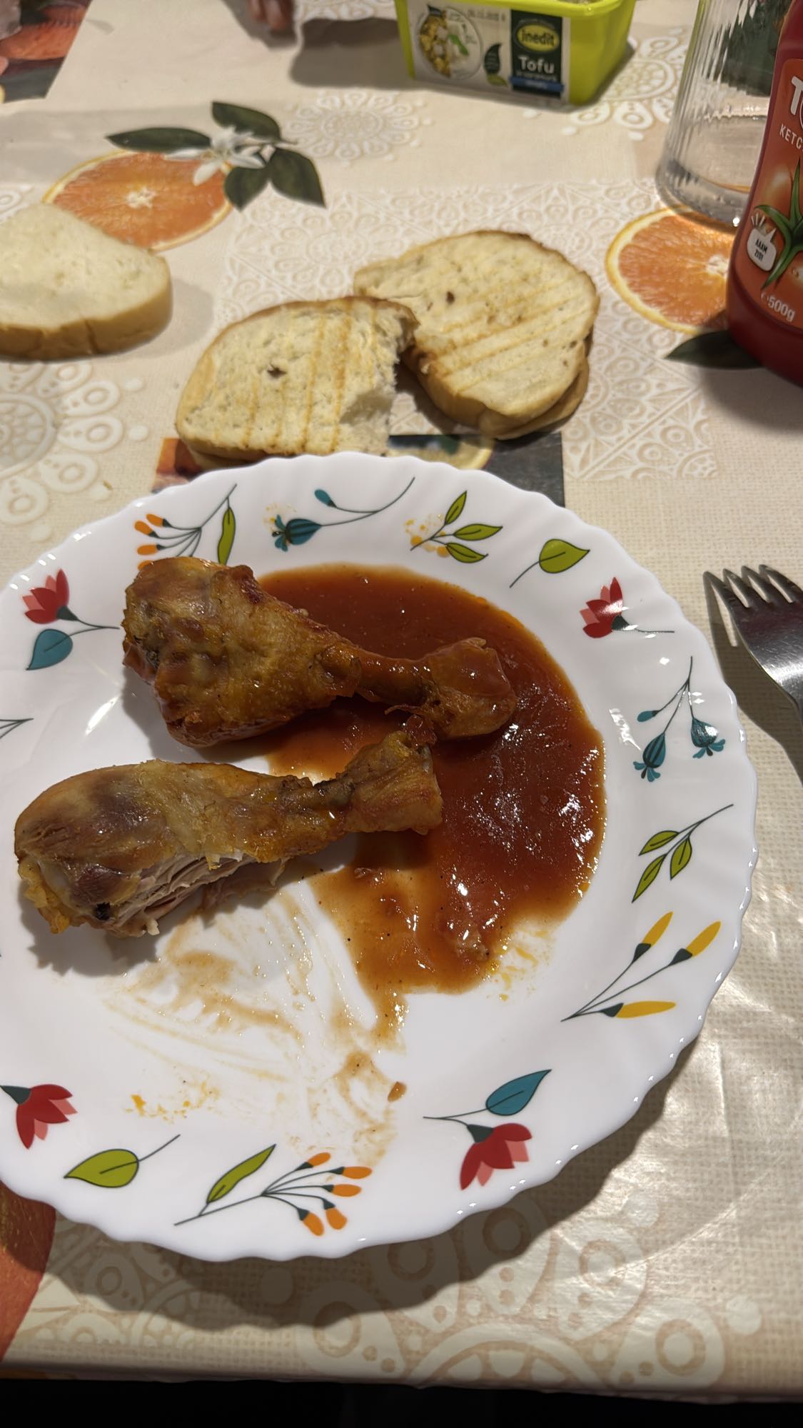 Pulpe cu pâine și ketchup