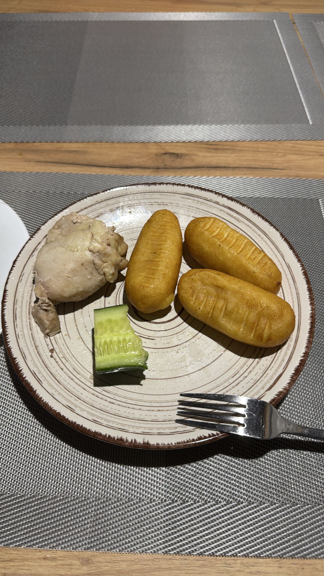 Chicken, rolls, cucumber