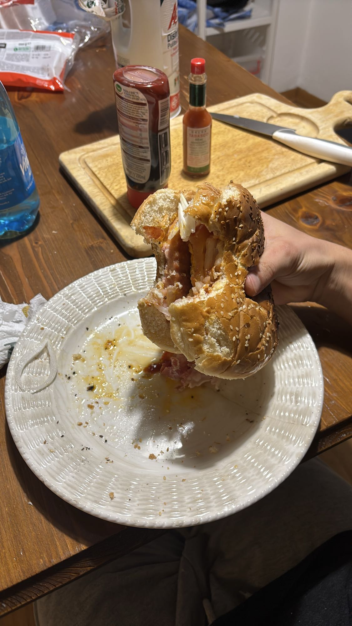 Sándwich con hamburguesa, tocino y queso