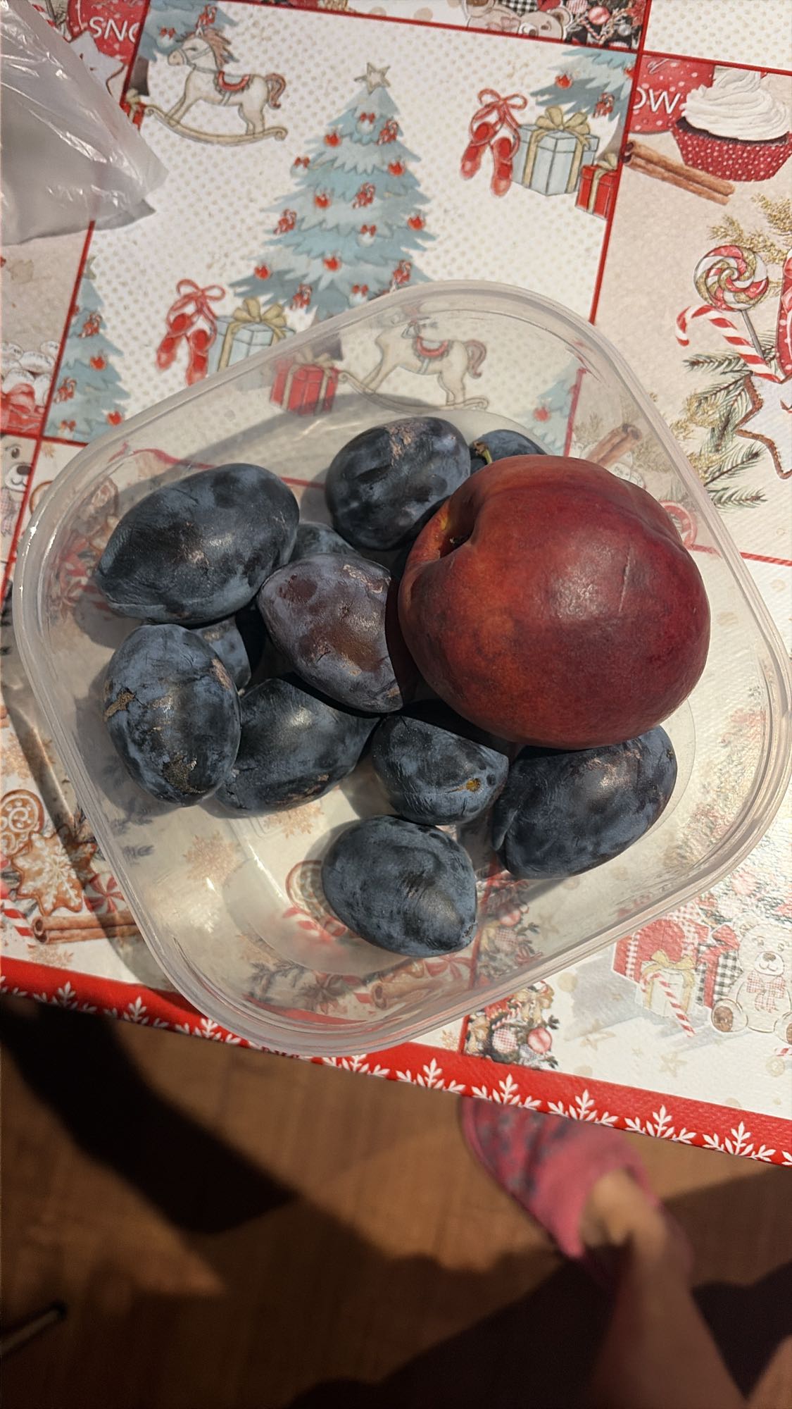 Prune și nectarină