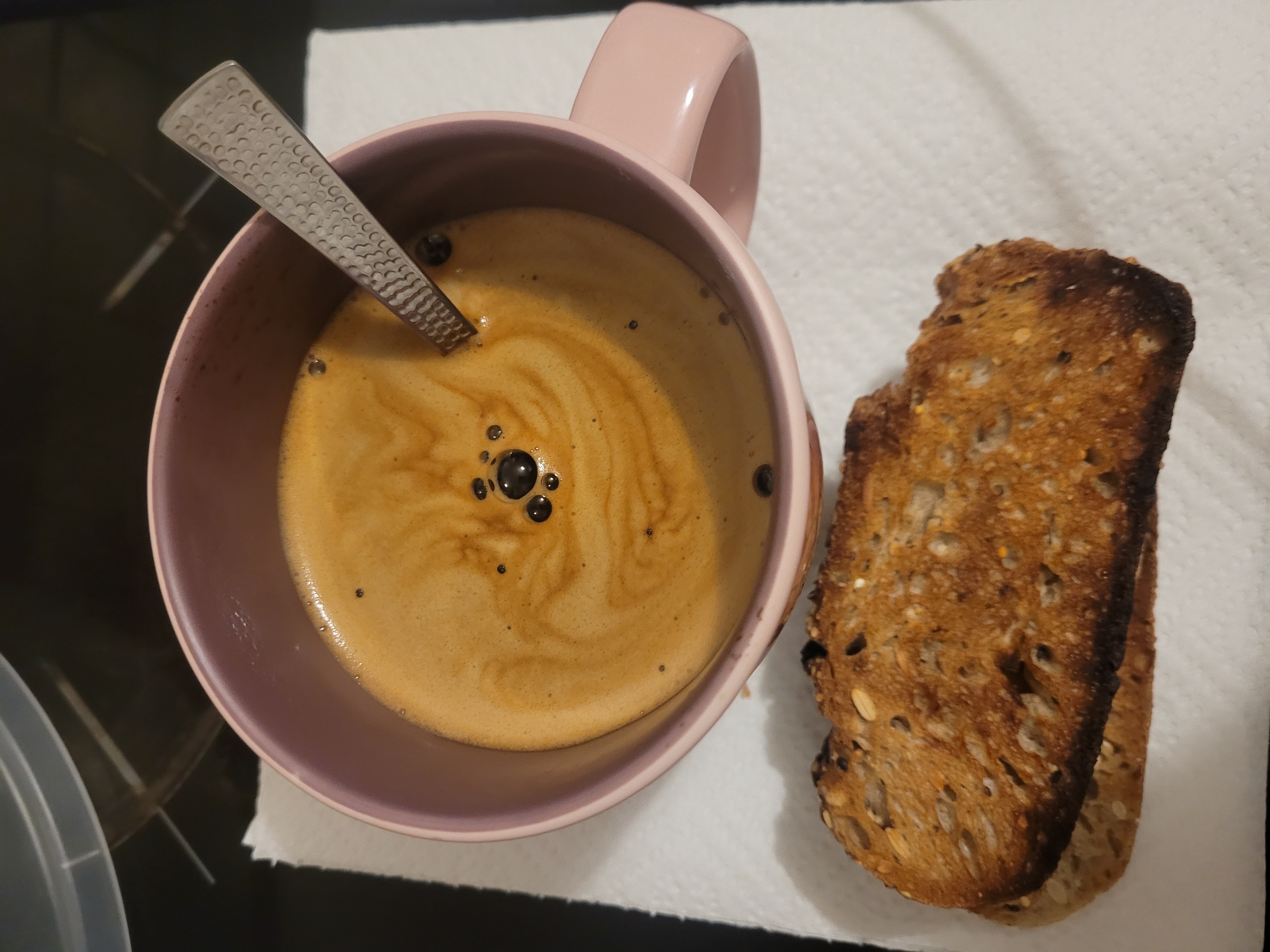 Café et pain grillé