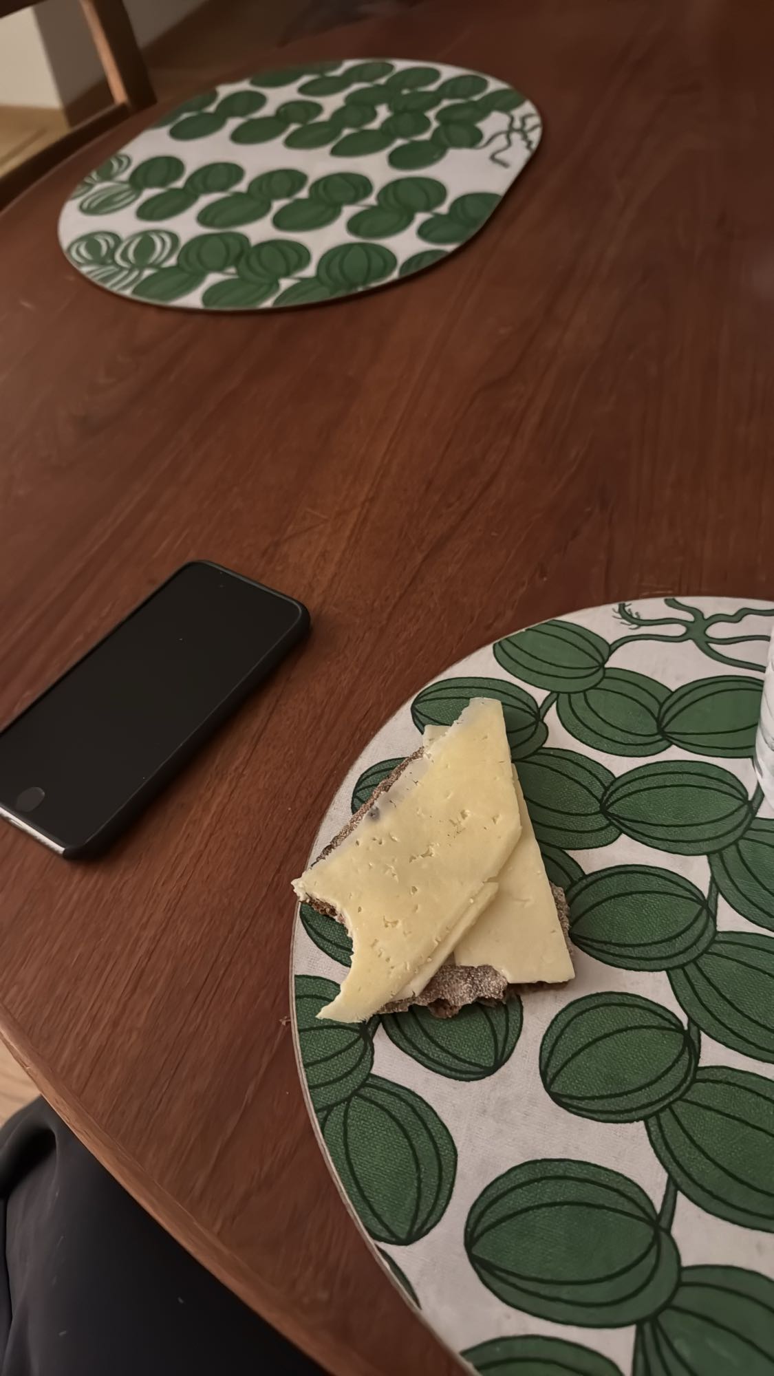 Knäckebröd med ost