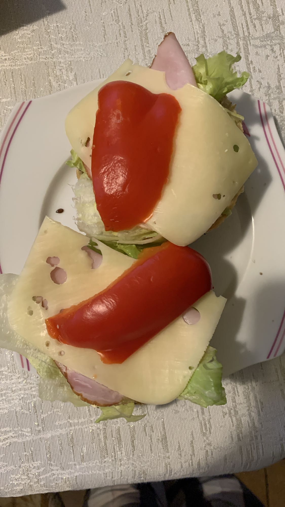 Kanapki z serem i papryką