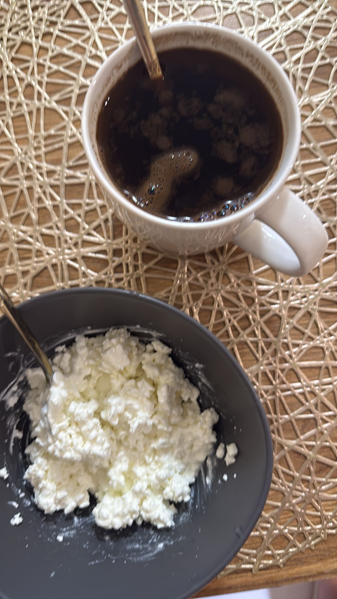 творог и чёрный кофе