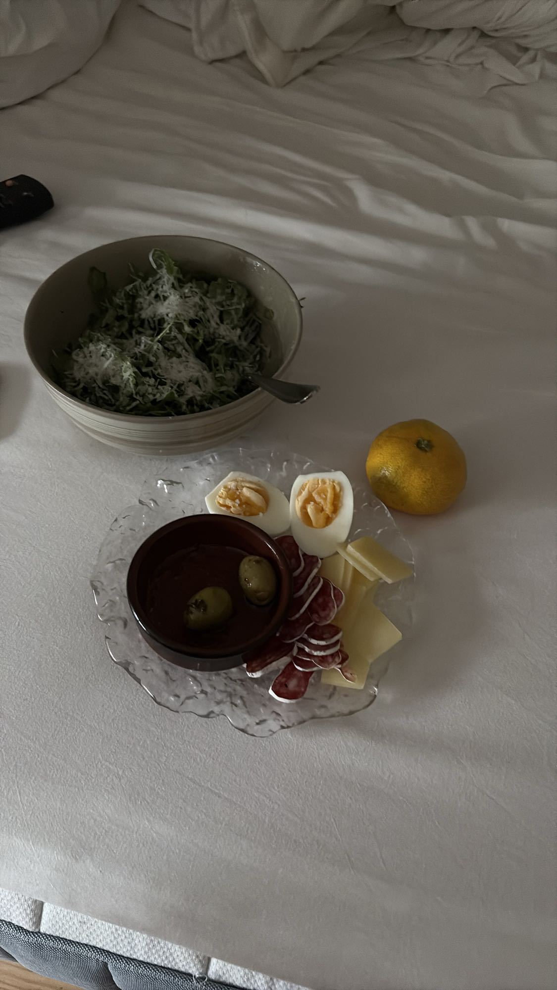 Ägg och salladstallrik