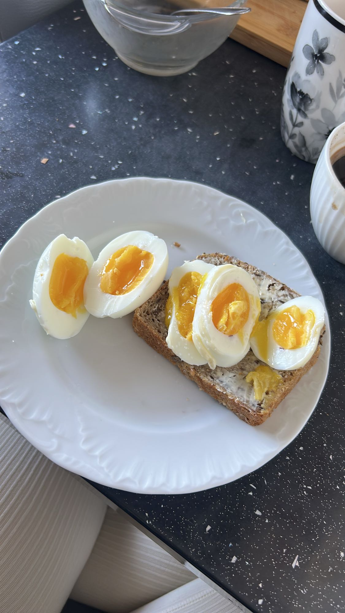Jajka na chlebie
