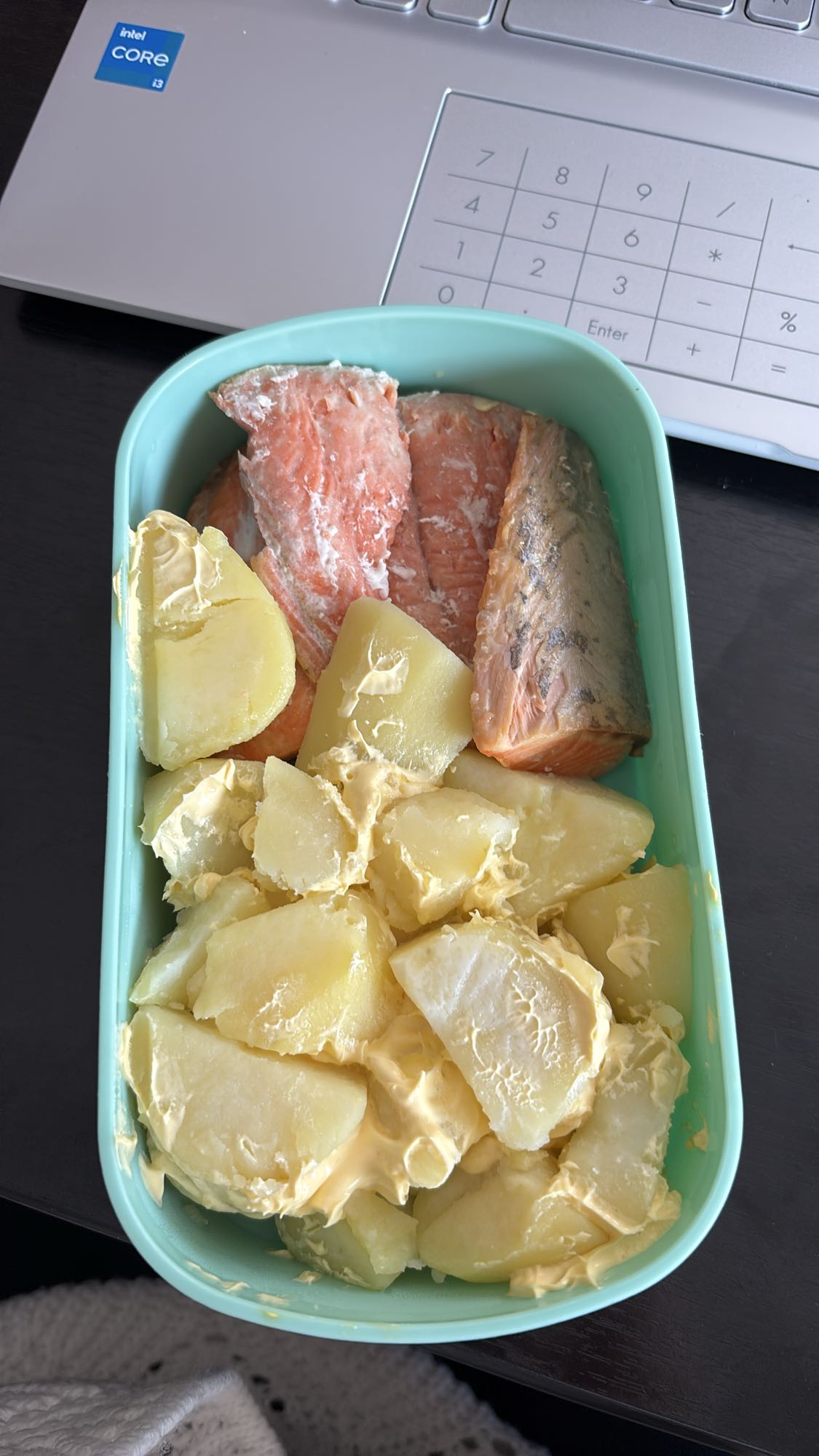 Somon cu cartofi și unt