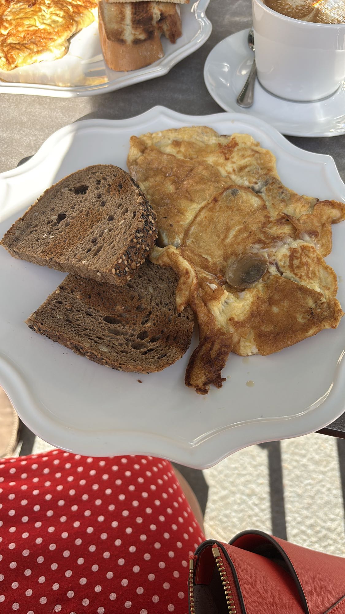 Omelett med rågbröd