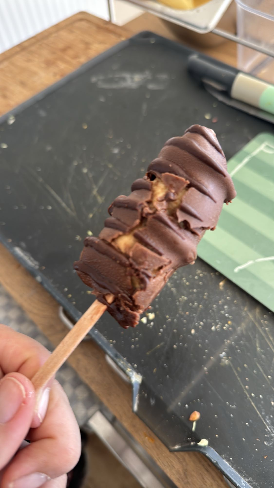 Chocolade banaan op stokje