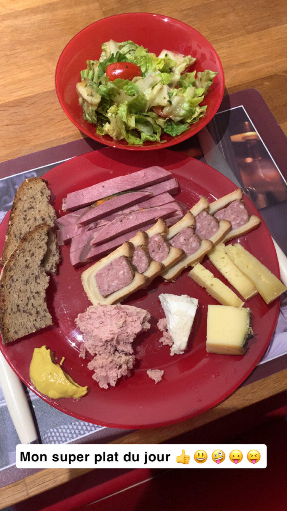 Assiette charcuterie salade