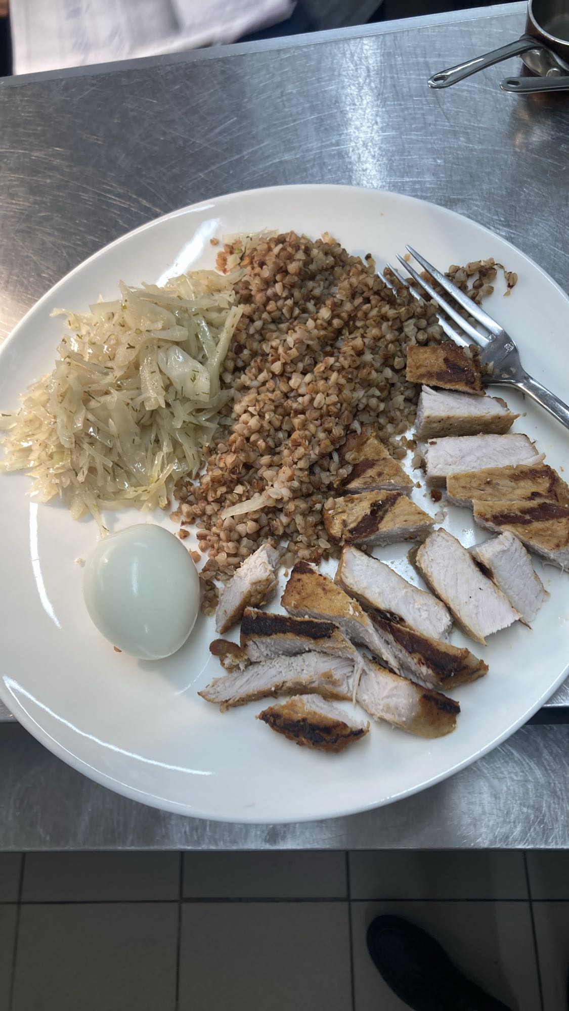 гречка с курицей и яйцом